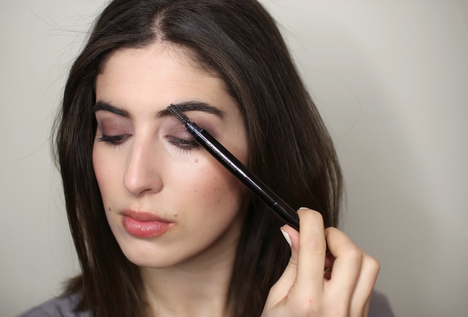 Hourglass eyebrow 2025