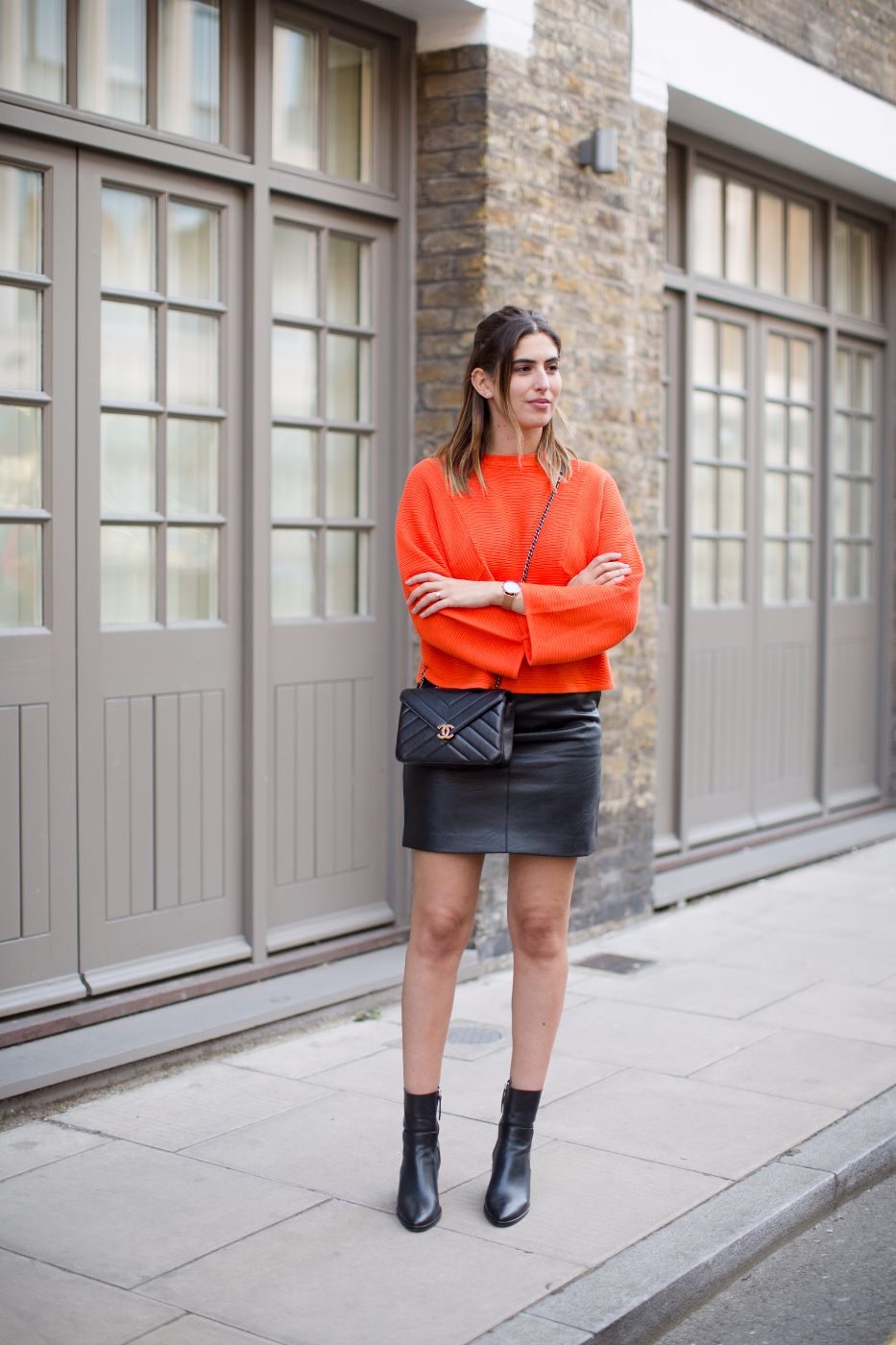 lily-pebbles-styling-leather-skirt-3-ways-video-fashion-march-2017-25