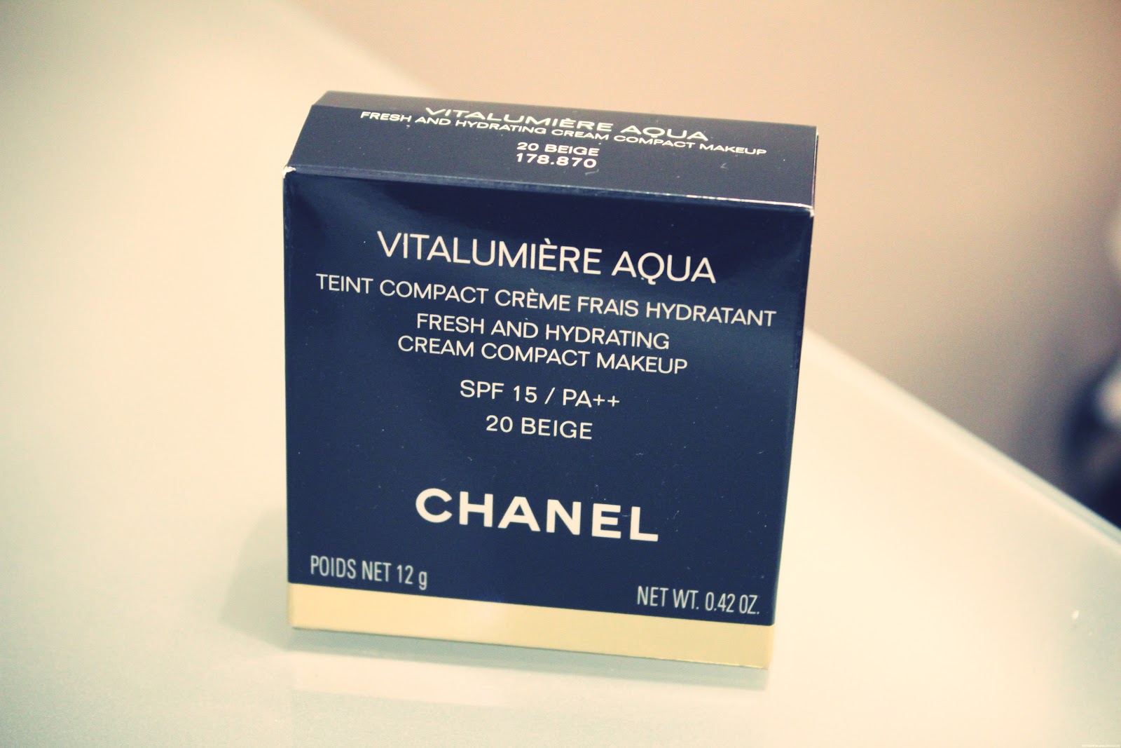 Chanel, Vitalumiere Aqua, Teint Compact Creme Frais Hydrant [Fresh and Hydrating  Cream Compact Makeup SPF15/PA+++] (Podkład w kompakcie) - cena, opinie,  recenzja