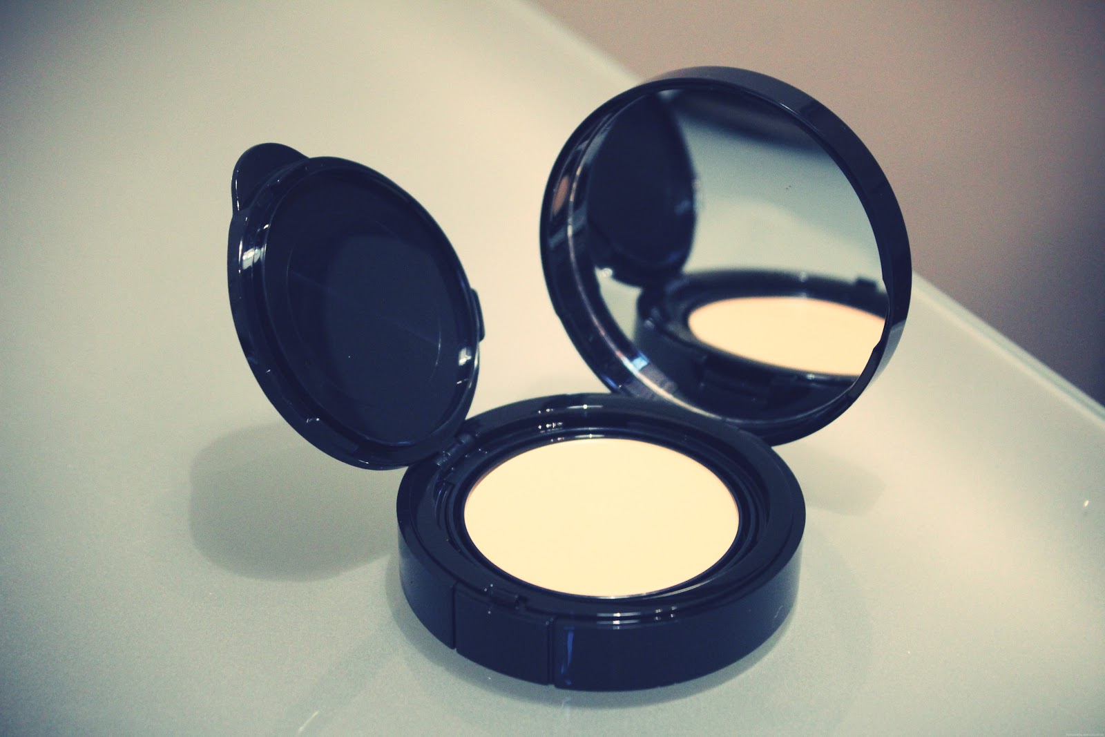 Beauty Splurge: Chanel Vitalumiere Aqua Cream Compact Foundation