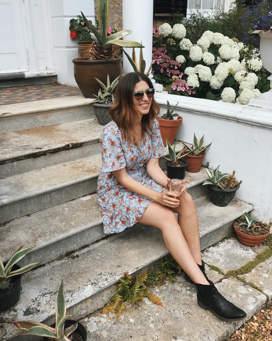 About Me – Lily Pebbles